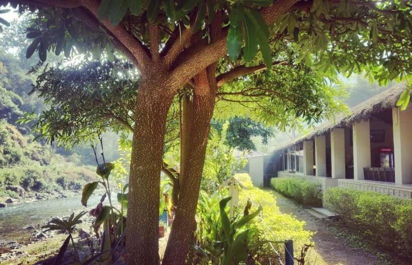 בית מלון כפרי Aita River Resort