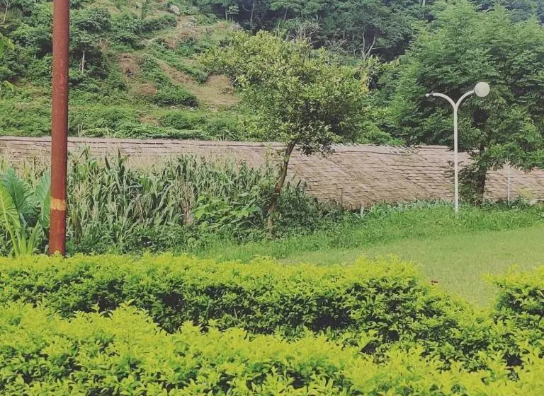 Hotelli Aita River Resort