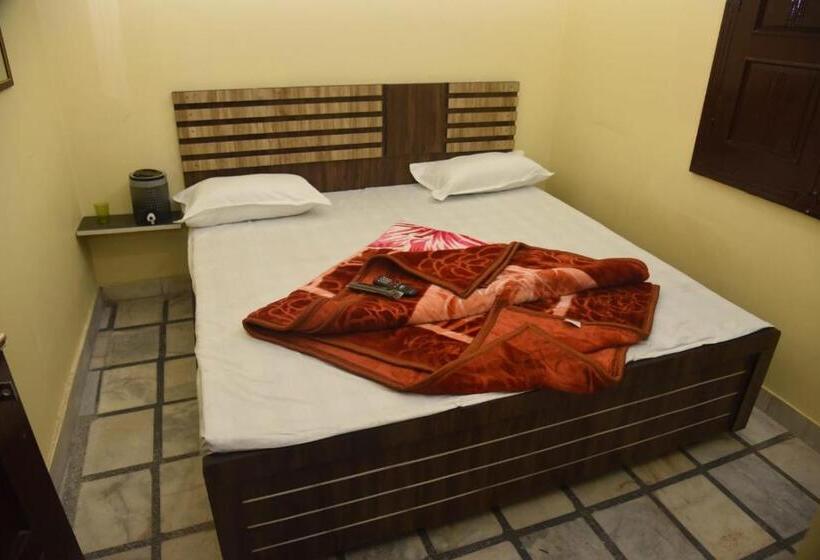 酒店 Jindal Paradise