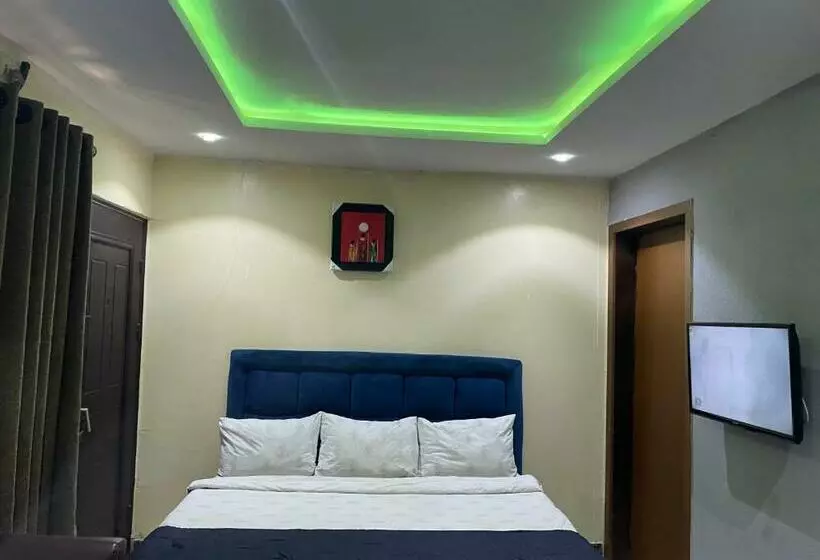 هتل Suite Subzero