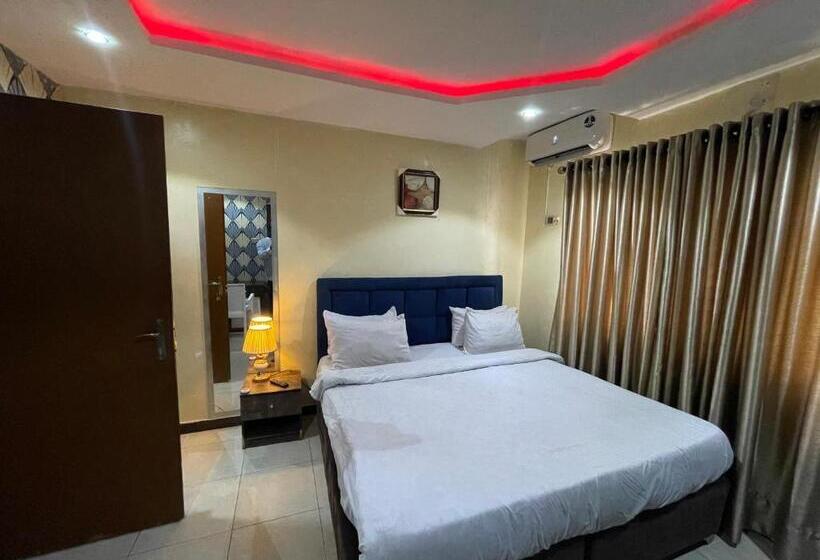 Отель Suite Subzero