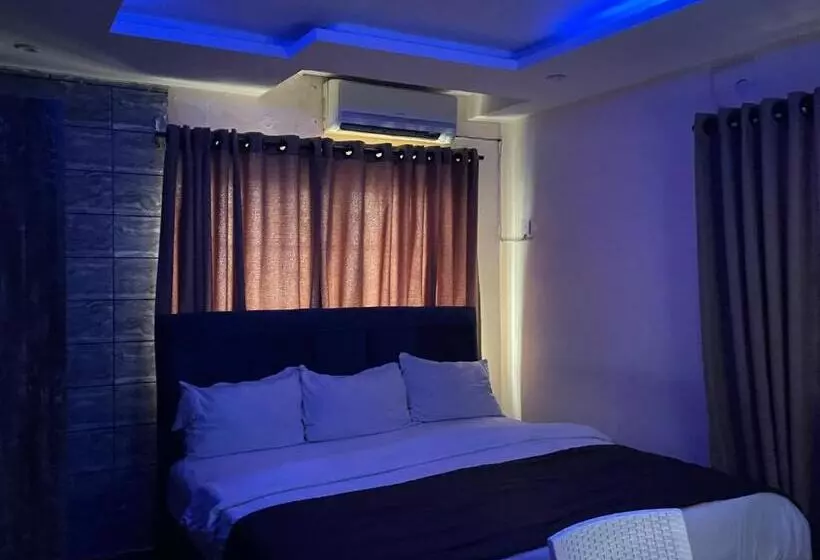 هتل Suite Subzero