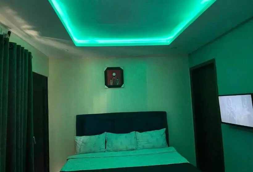 هتل Suite Subzero