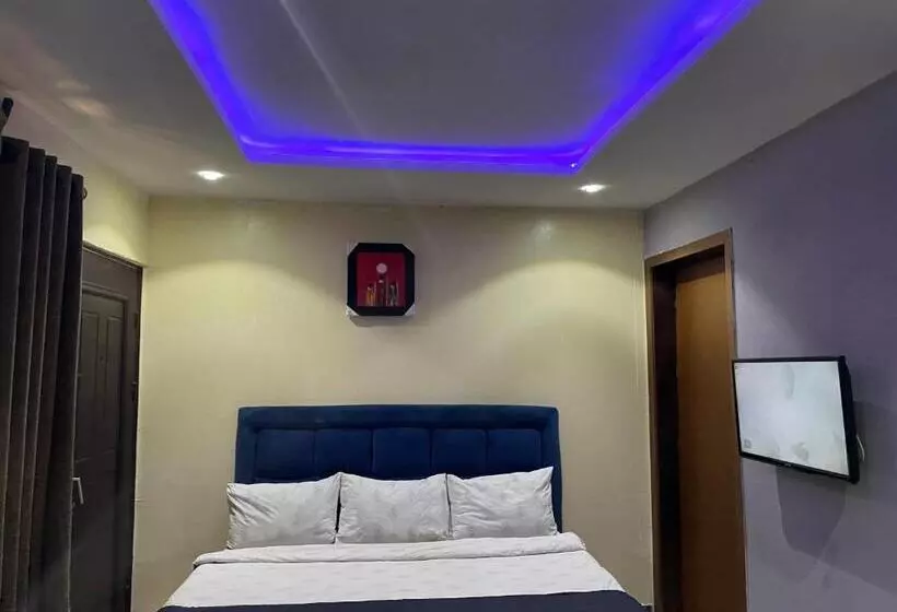 هتل Suite Subzero