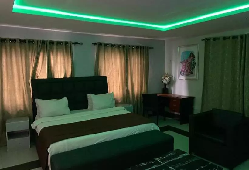 هتل Suite Subzero
