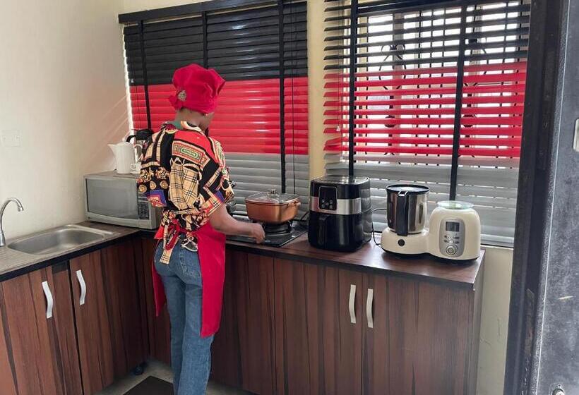 Отель Suite Subzero