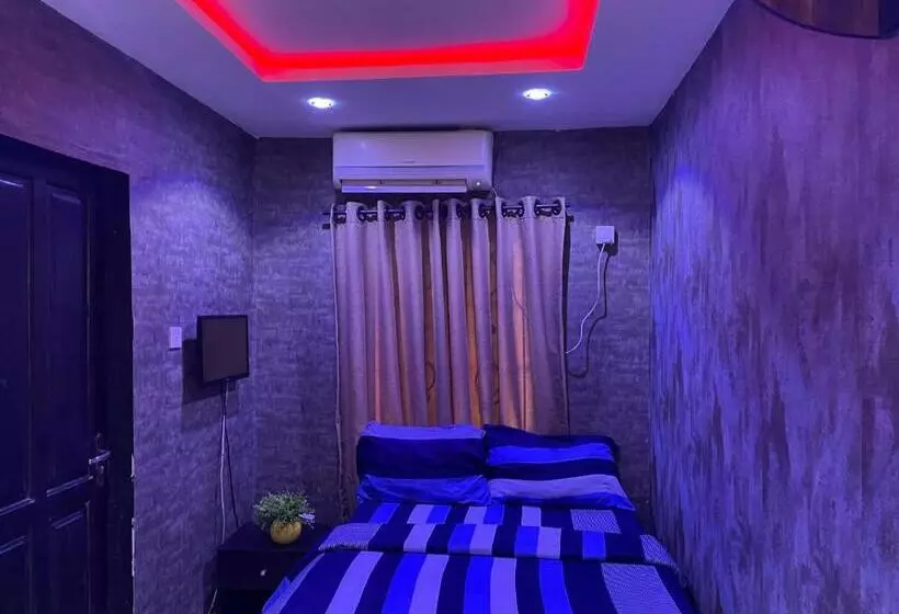 هتل Suite Subzero