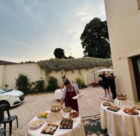 膳宿费 Dépendance La Corte