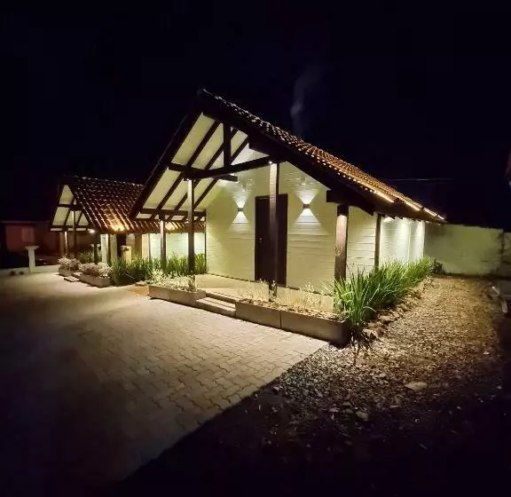 Retkeilymaja Chalés De Cambará