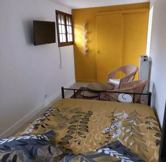 ベッドアンドブレックファースト Au Dolmen