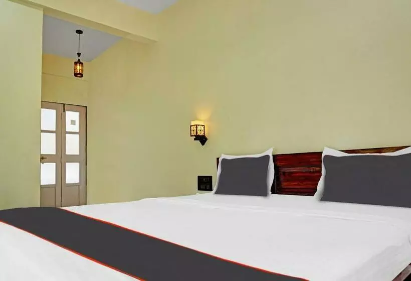 هتل Shovi Beach View Resort