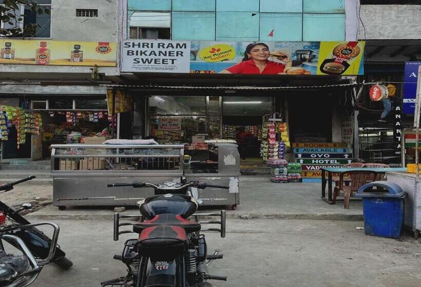 Hotel Oyo 80774c Yaduvanshi Inn