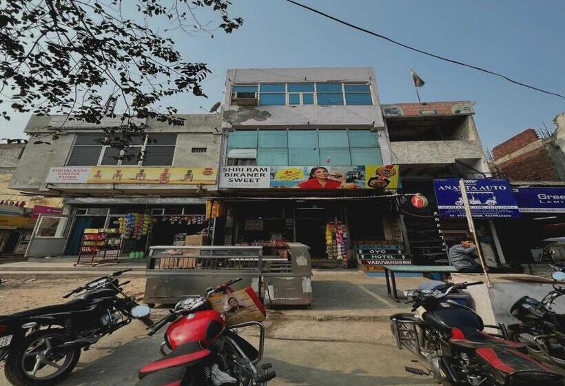 Hotel Oyo 80774c Yaduvanshi Inn