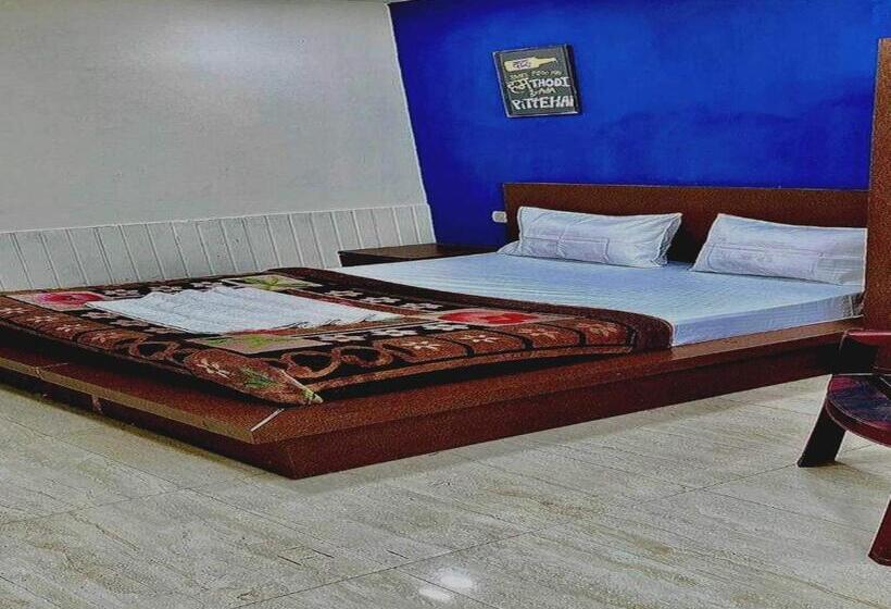 Hotel Oyo 80774c Yaduvanshi Inn