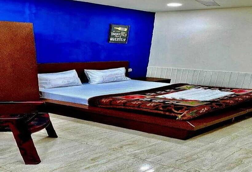 Hotel Oyo 80774c Yaduvanshi Inn