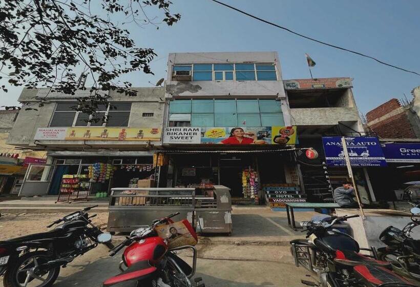 Hotel Oyo 80774c Yaduvanshi Inn