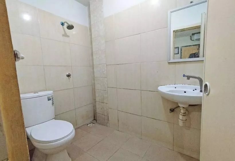 هتل Oyo 92157 Benteng Kost Syariah