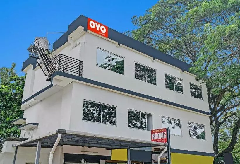 ホテル Oyo Flagship 80820 Hornbill Residency