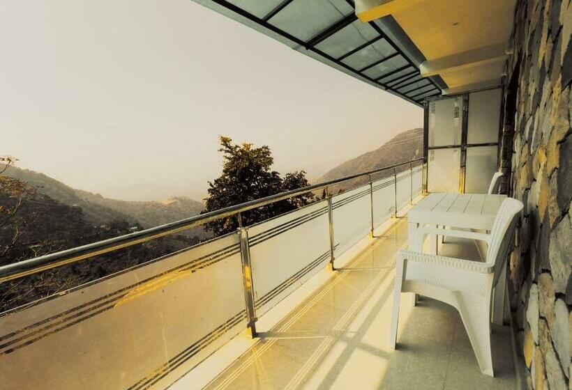 בית מלון כפרי The Monal