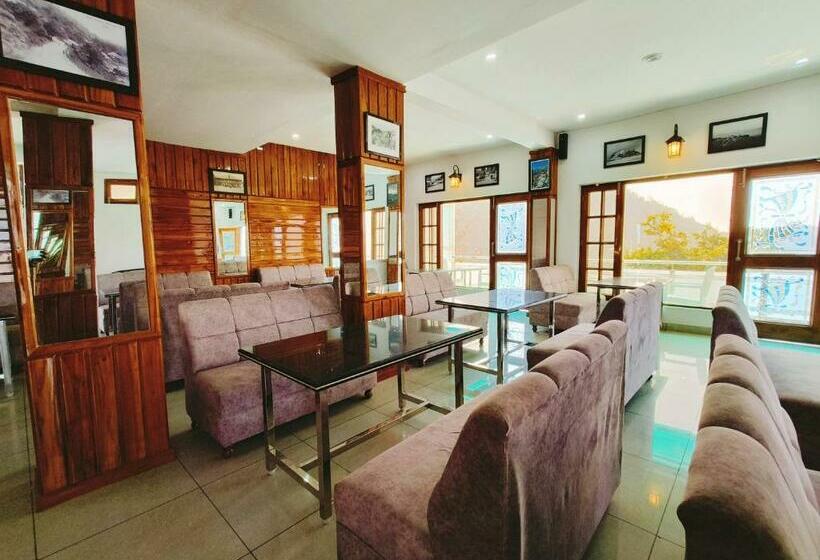 בית מלון כפרי The Monal