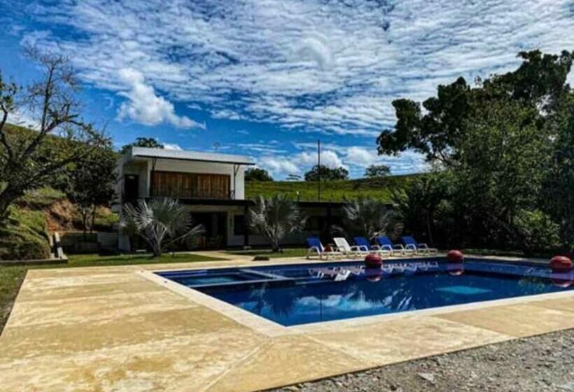 ペンション El Cielo, Doradal