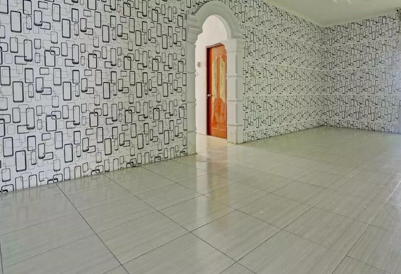 Spot On 92208 Hotel Andira Syariah