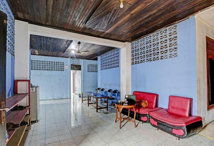 Spot On 92208 Hotel Andira Syariah