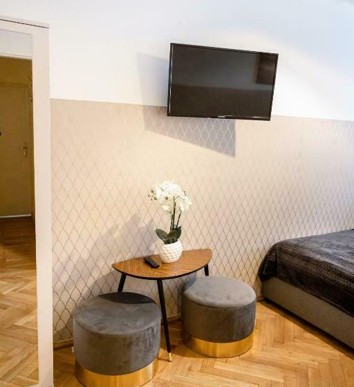 ユースホステル Clicktheflat Pereca City Centre Apart Rooms