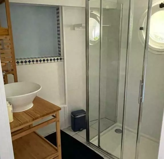 تختخواب و صبحانه Mérig Home Chambre Bd Climatisée Dans Maison Avec Piscine Au Calme En Ville, Sdb & Toilettes Privés