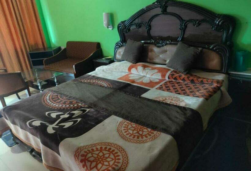 Hotel Crystal Palace Dhanaulti