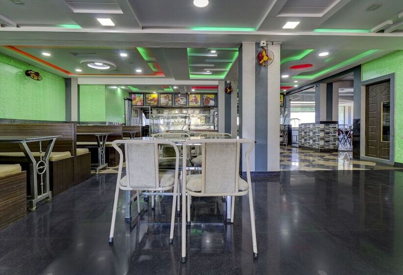 Отель Itsy By Treebo Hill View