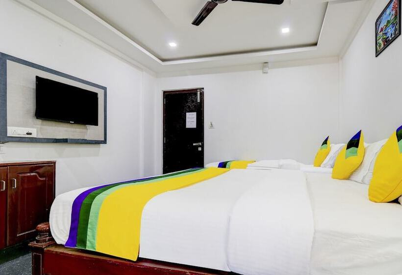 Отель Itsy By Treebo Hill View