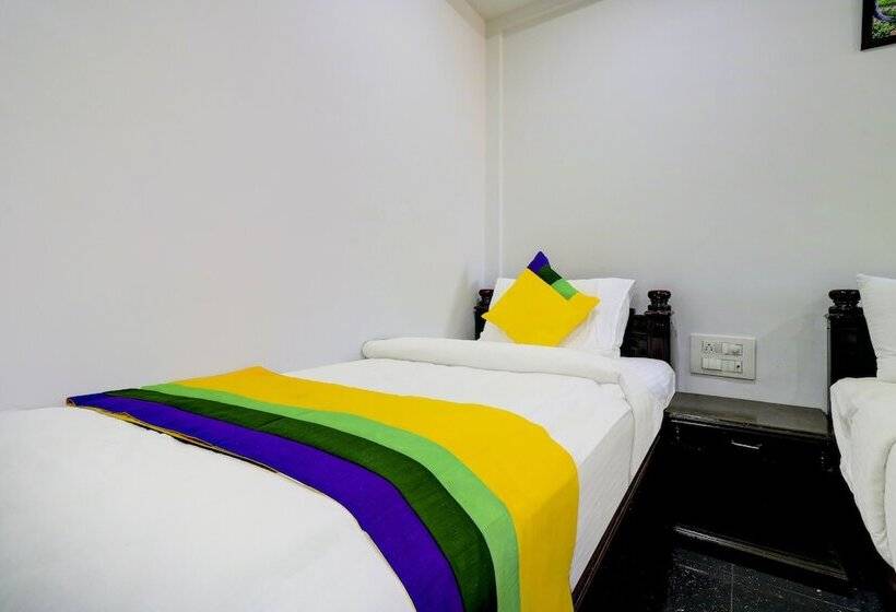 Отель Itsy By Treebo Hill View