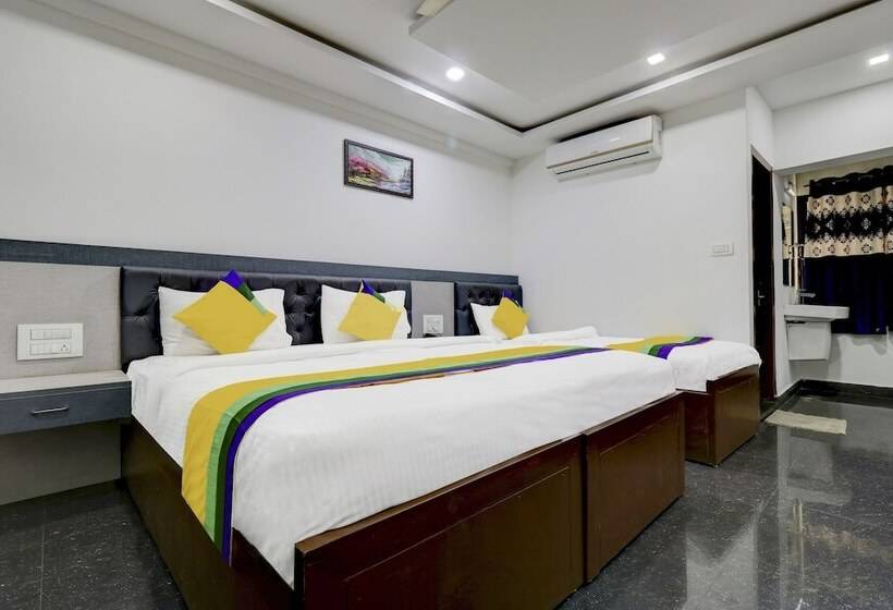 Отель Itsy By Treebo Hill View