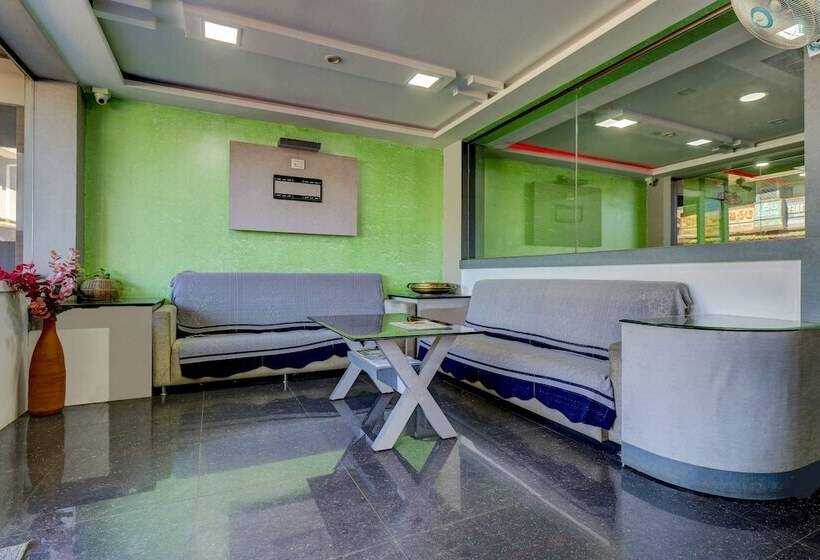 Отель Itsy By Treebo Hill View