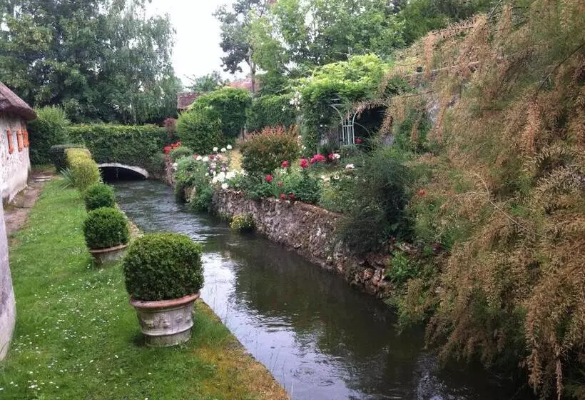Majatalo La Chaumière   Petit Déjeuner Inclus à 15 Min De Versailles