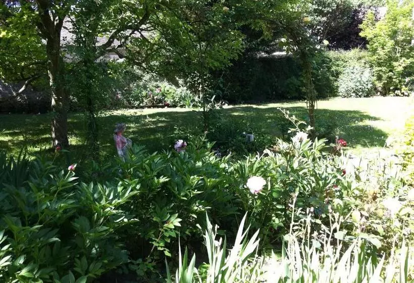 Majatalo La Chaumière   Petit Déjeuner Inclus à 15 Min De Versailles