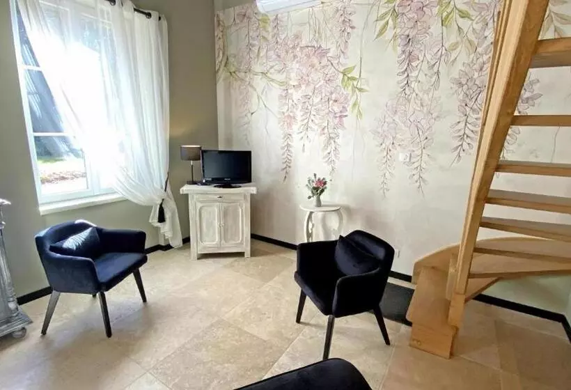 Aamiaismajoitus (B&B) La Petite Charmille