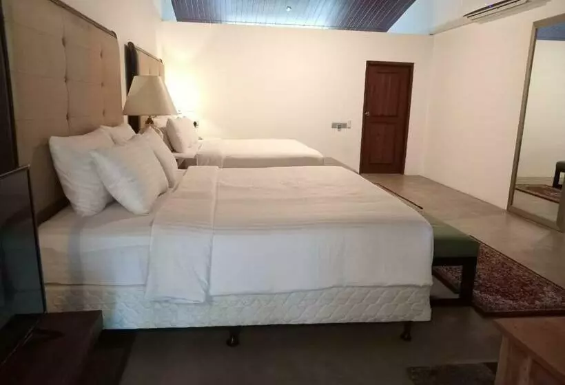 Lomakeskus Bellevue Beach   Nilaveli