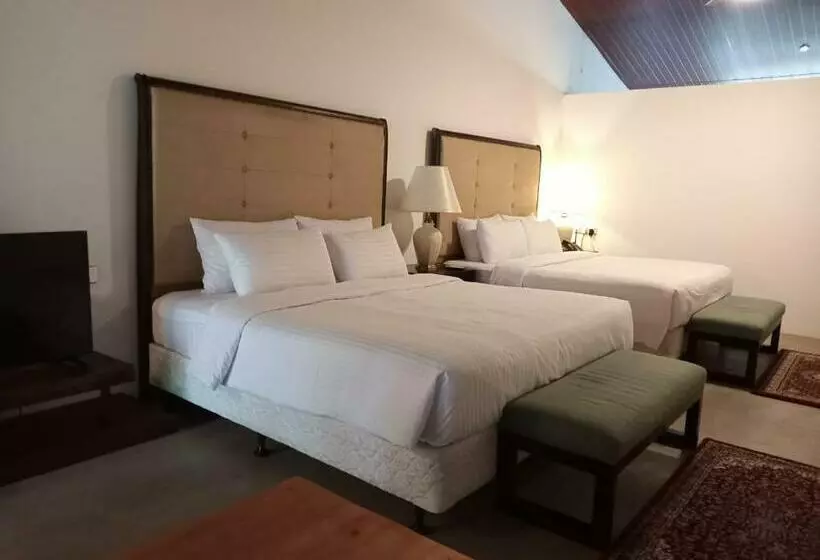 Lomakeskus Bellevue Beach   Nilaveli