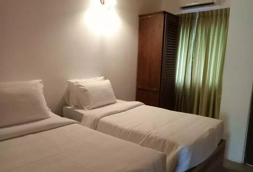 Lomakeskus Bellevue Beach   Nilaveli