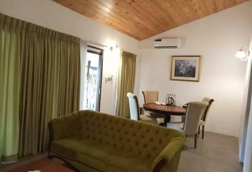 Lomakeskus Bellevue Beach   Nilaveli