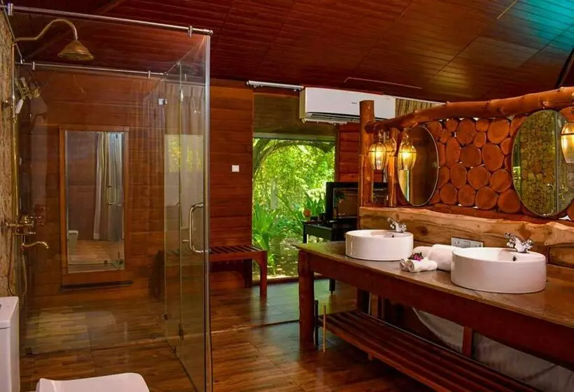 Lomakeskus Bellevue Beach   Nilaveli