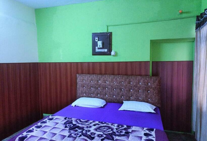 فندق Adrose Cotttages & Family Restaurant Colva