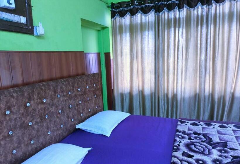 فندق Adrose Cotttages & Family Restaurant Colva