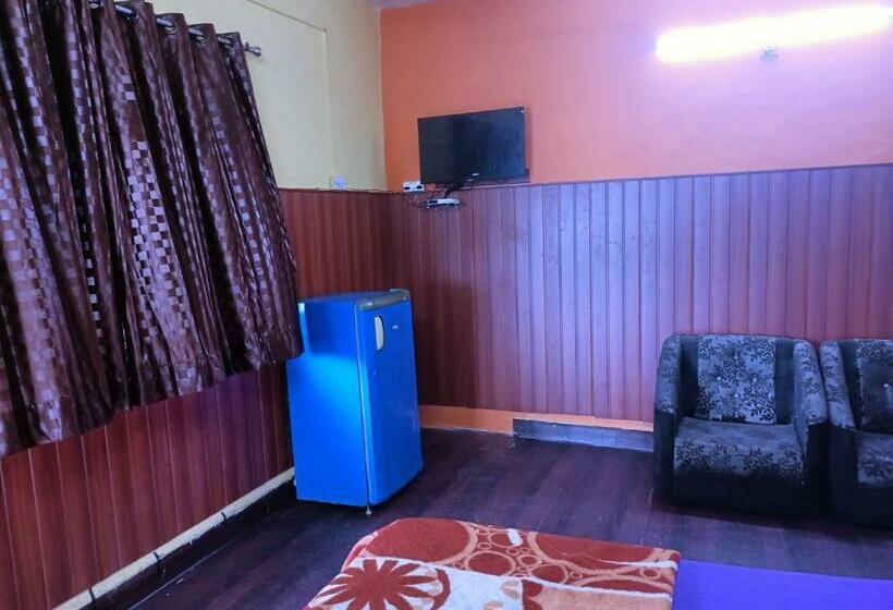 فندق Adrose Cotttages & Family Restaurant Colva