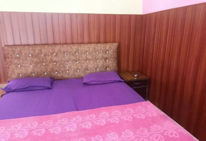 ホテル Adrose Cotttages & Family Restaurant Colva
