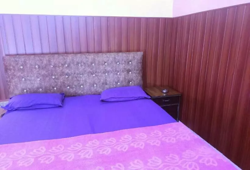 ホテル Adrose Cotttages & Family Restaurant Colva