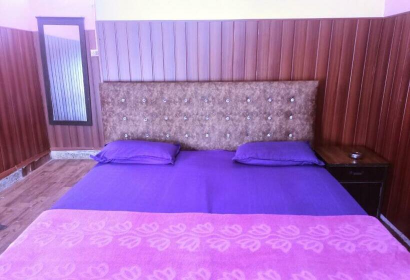 فندق Adrose Cotttages & Family Restaurant Colva