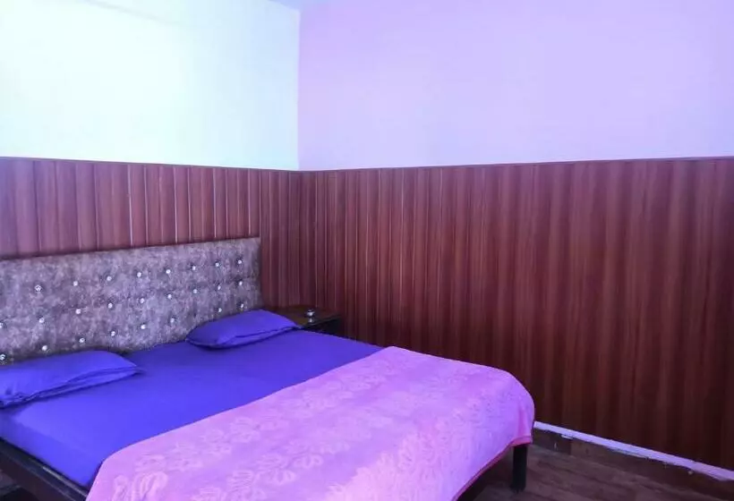 ホテル Adrose Cotttages & Family Restaurant Colva